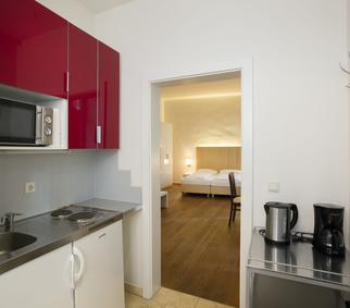 Blick von der Küche in den Hahn Studios Richtung Schlafzimmer